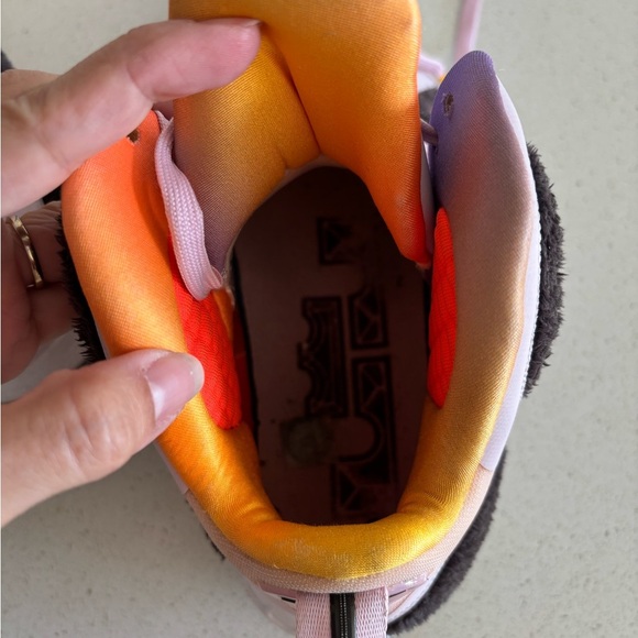 Size 11.5 Nike LeBron 9 Regal Pink Mens Basketball Shoes Sneakers EUC Limited Ed - Picture 6 of 11